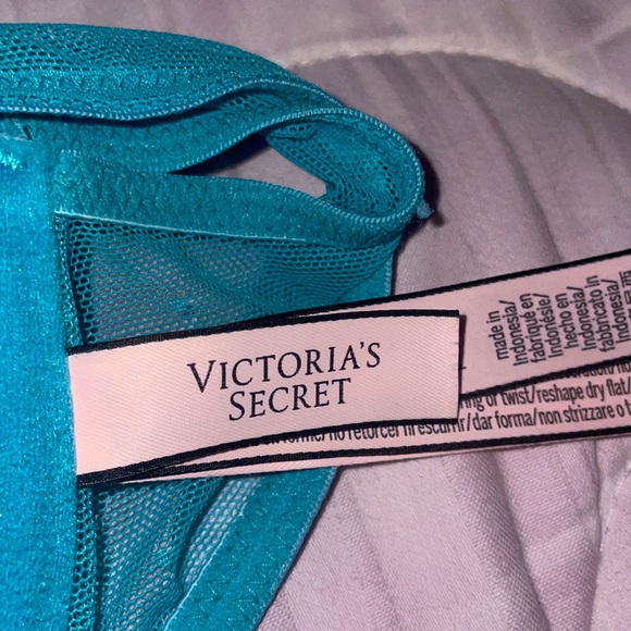 Victoria’s Secret 🩷 Front clip push up bra - Picture 4 of 5